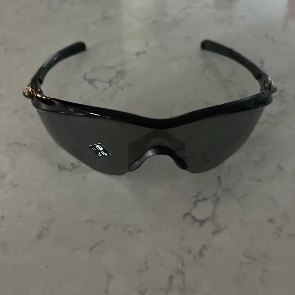 Oakley M2 Sunglasses Black New With Tag And Cloth OO9343-09 121 and case
